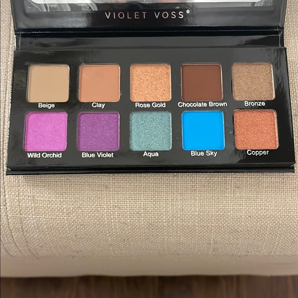 Violet Voss Eyeshadow Palette Set of 3 for $20 - Picture 4 of 5